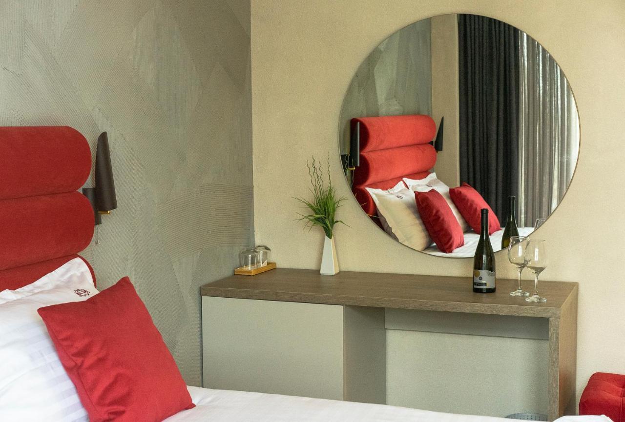 Lotus Exclusive Bed & Breakfast Navodari Bagian luar foto