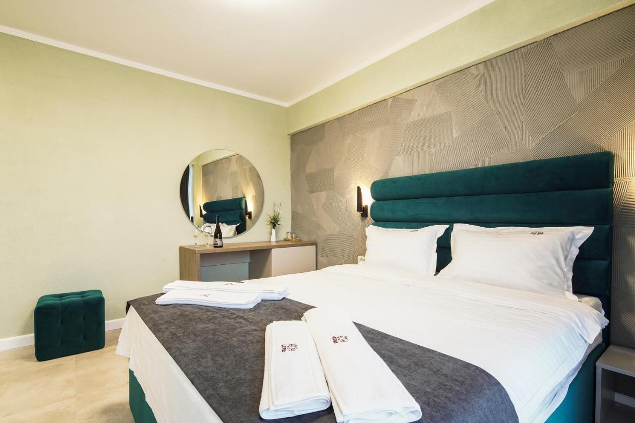 Lotus Exclusive Bed & Breakfast Navodari Bagian luar foto